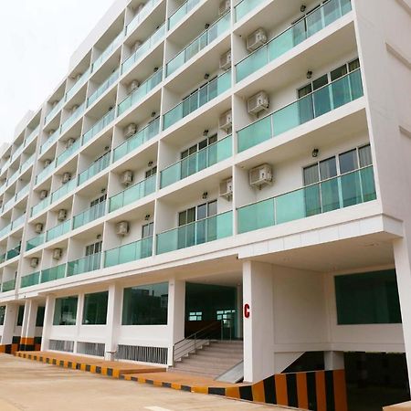 M Village Hostel Sadao Exterior photo